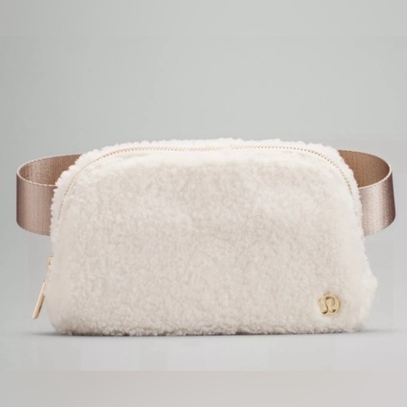 lululemon athletica Handbags - NWT Lululemon Everywhere Belt Bag fleece Ivory